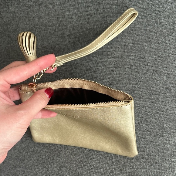 Texas Longhorns “Hook ‘em” Gold Wristlet Clutch - Picture 3 of 4